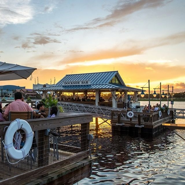 The BOATHOUSE Restaurant